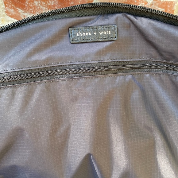 EUC Caraa Sport Tote- Black Quilted Nylon - Picture 12 of 16